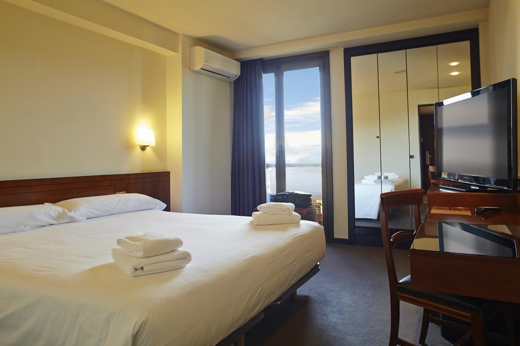 New Hotel Oviedo Esterno foto